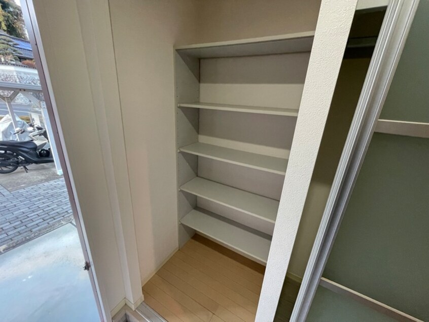 靴箱 ウエストヒルズⅢ番館