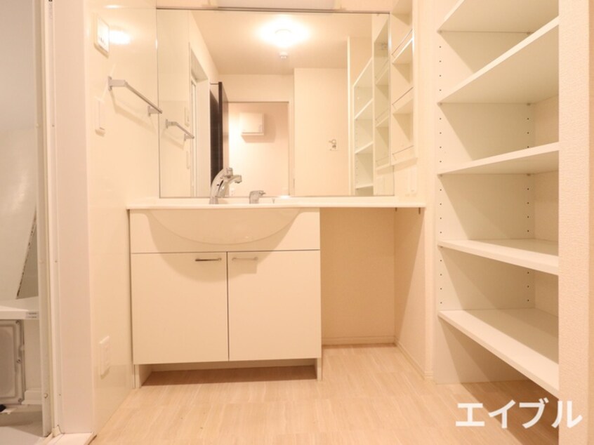 洗面 コリーヌ・Mont