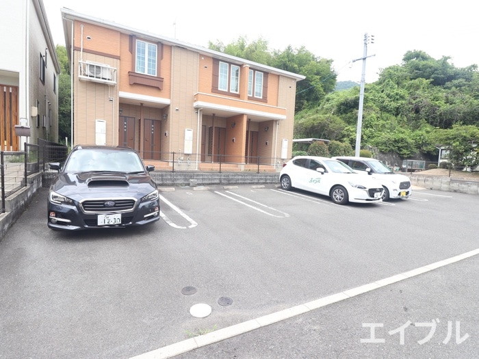 駐車場 ラ・シュシュ