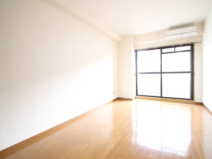 内観写真 ロゼッタ石本