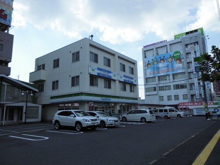 ファミリーマート 広島曙二丁目店(コンビニ)まで720m 林ビル