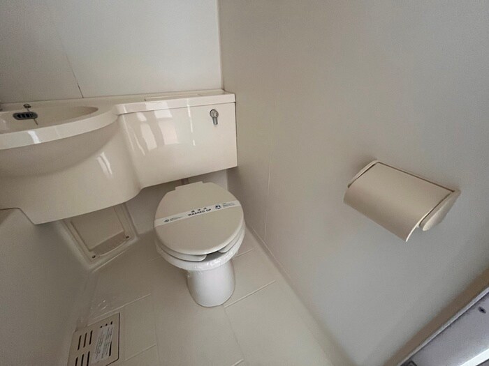 トイレ 水明ビル