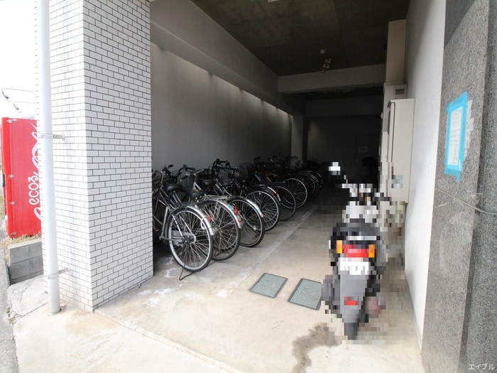 駐輪場 カーサ幸