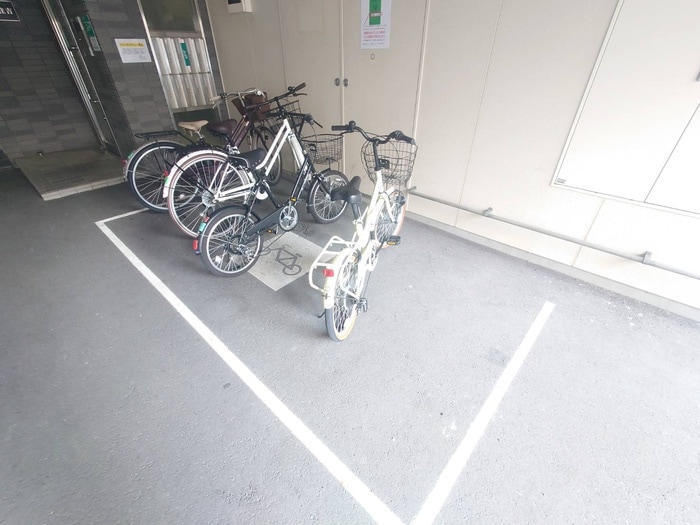 駐輪場 ドゥ・メゾン住吉