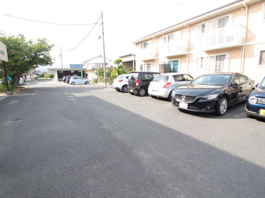 駐車場 サニ－はうす
