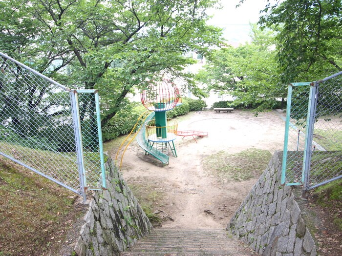 昭和台第二公園(公園)まで10m ピュアハウス皆賀