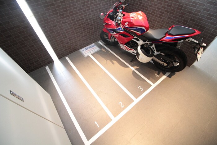 バイク置き場 アーバングレース広島