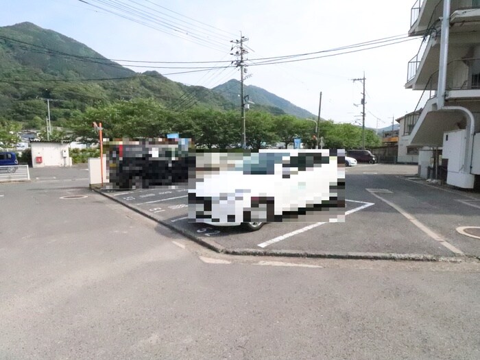 駐車場 ビレッジハウス中野１号棟