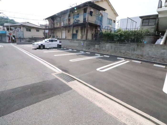 駐車場 ホワイトリリー