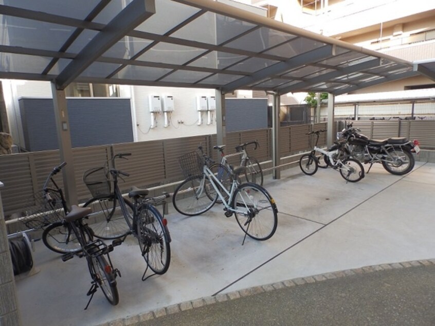 駐輪場 イリス　A