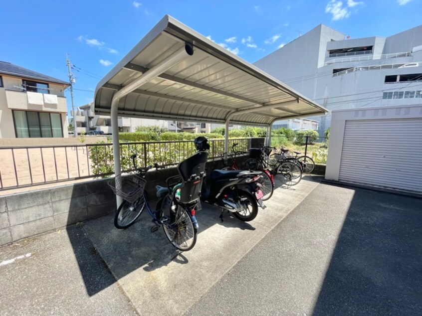 駐輪場 ピュア小川