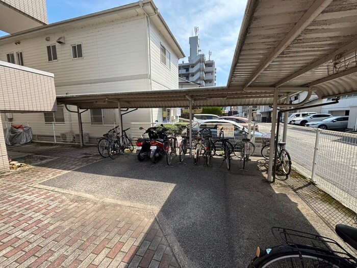 駐輪場 フロール神原