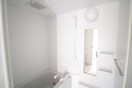 バス／シャワールーム等 Axis Bld