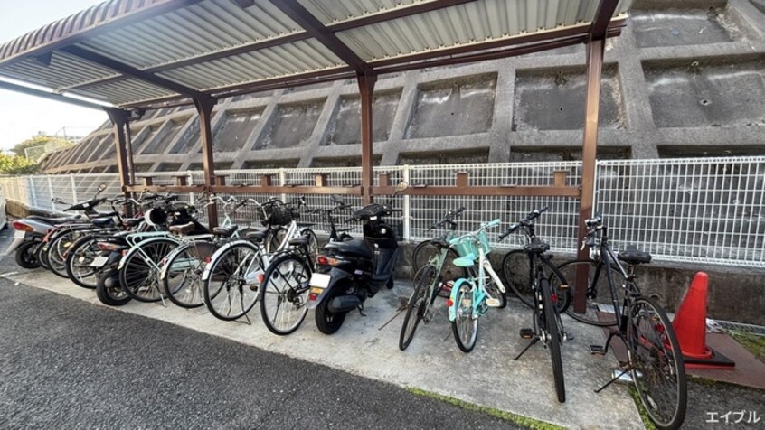 駐輪場 ロイヤルビュー安芸