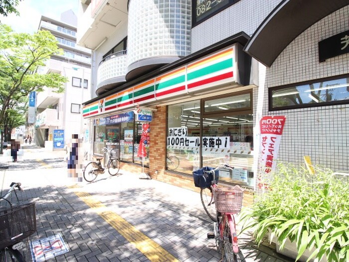 セブンイレブン五日市駅前店(コンビニ)まで330m ヴィラ－ジュ駅前