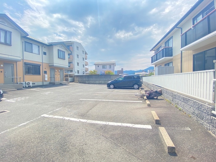 駐車場 フォーリスト中筋