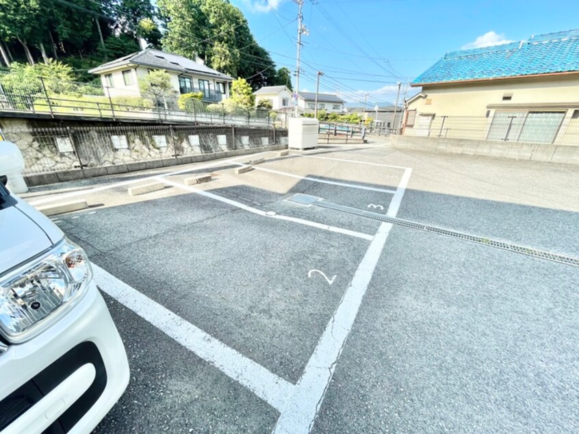 駐車場 サンガーデン西山本Ｂ棟