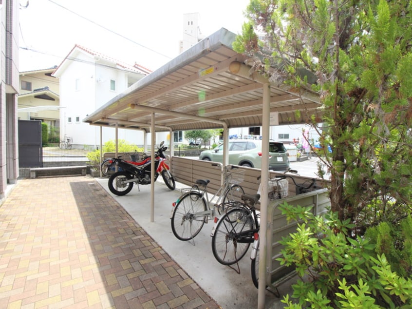 駐輪場 ハッピーキャニオン