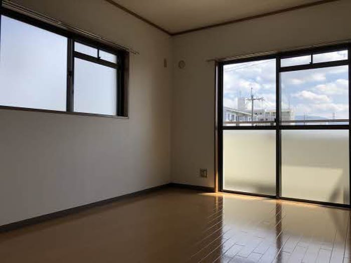 居室 カルチェ佐川