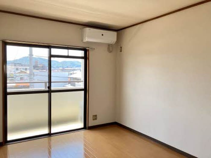 居室 カルチェ佐川