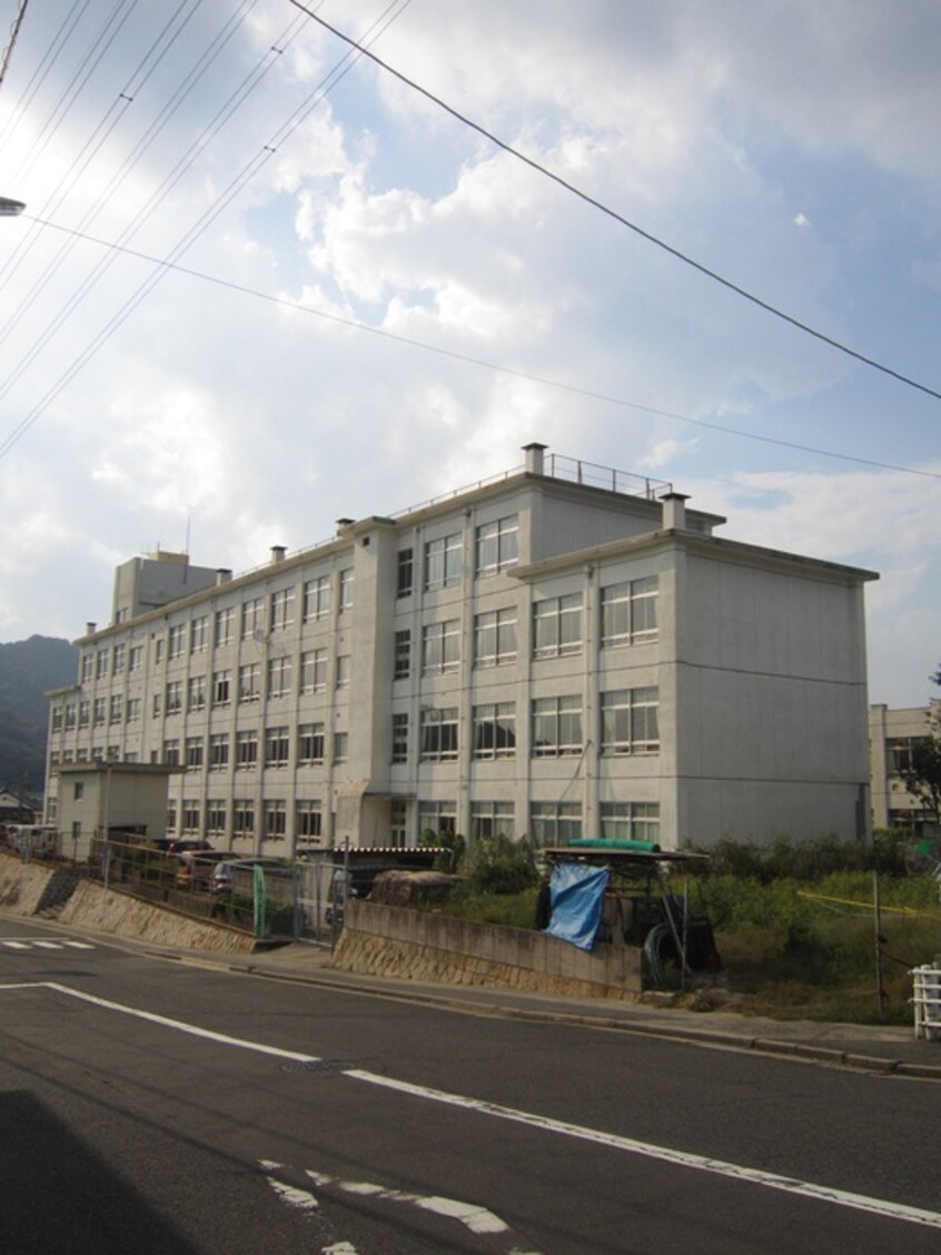 広島市立東浄小学校(小学校)まで2000m メゾン中山南