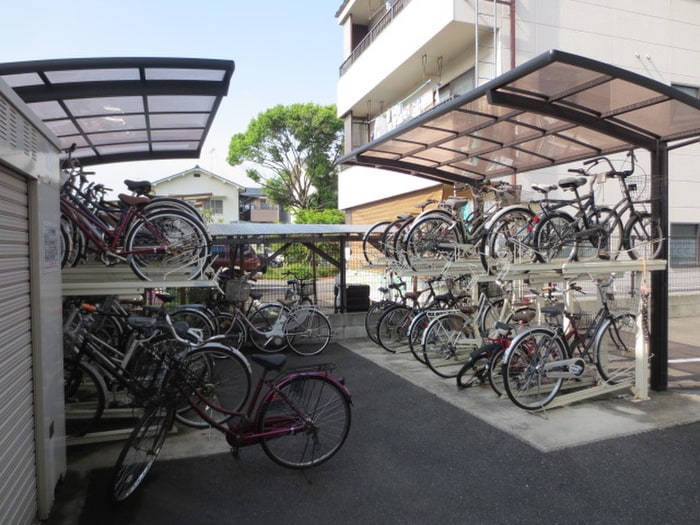 駐輪場 グラビスコート西原駅前