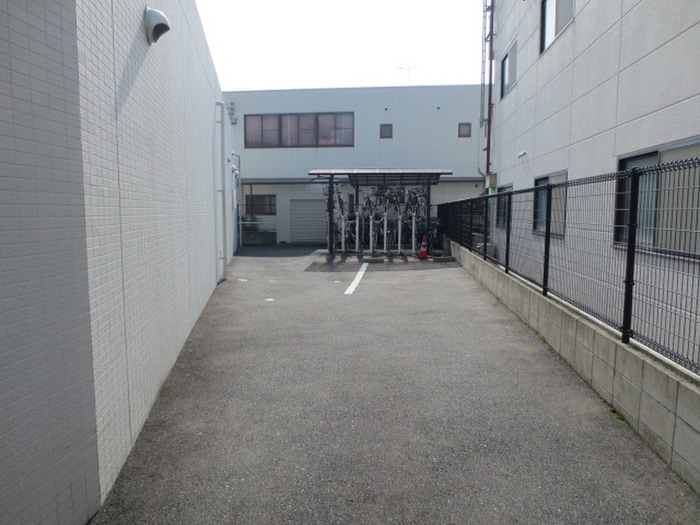 駐車場 グラビスコート西原駅前
