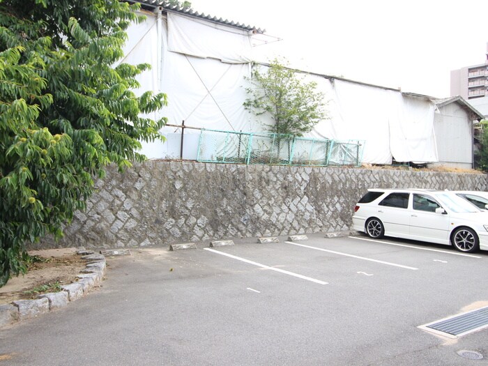 駐車場 カスタニエ緑井