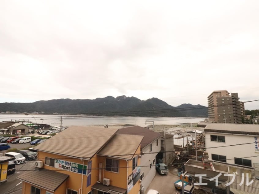 室内からの展望 ベルコートⅡ岡本