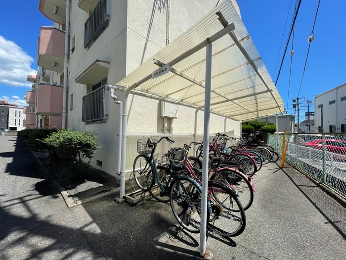 駐輪場 耕雲ハイツＢ棟