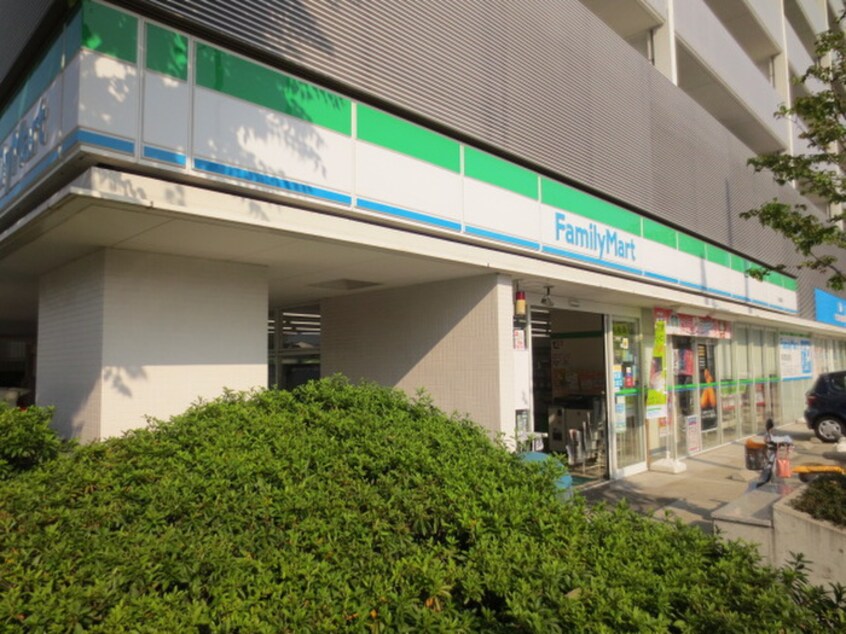 ファミリーマート 宇品西店(コンビニ)まで880m 窪田ビル