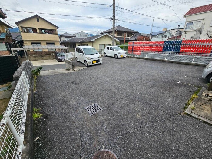 駐車場 パレ・ド・リ－ル地御前