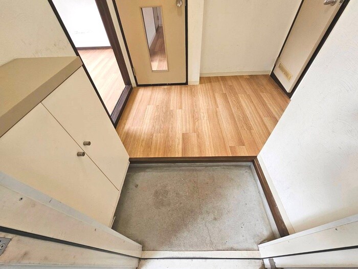 玄関 パレ・ド・リ－ル地御前