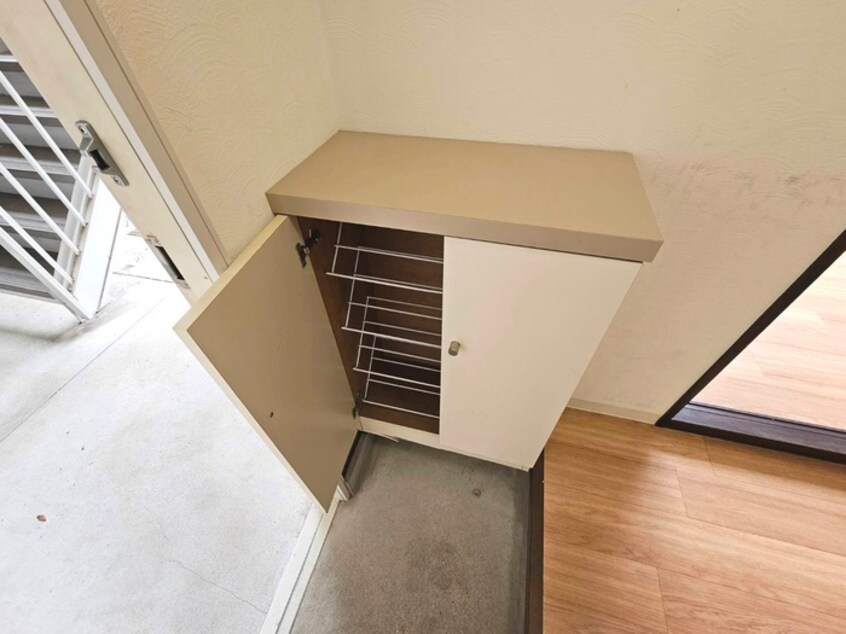 靴箱 パレ・ド・リ－ル地御前