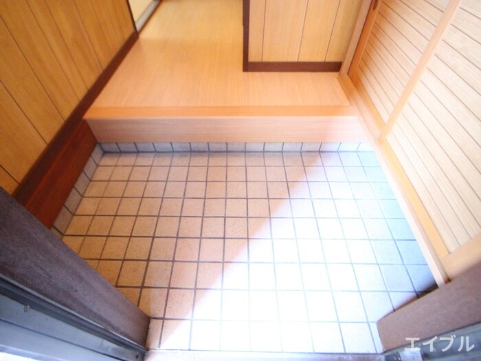 玄関 草津ＦＬＡＴＳ