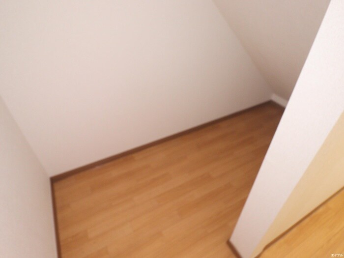 収納 メゾンアヴニ－ル