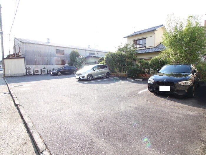 駐車場 中岡マンション