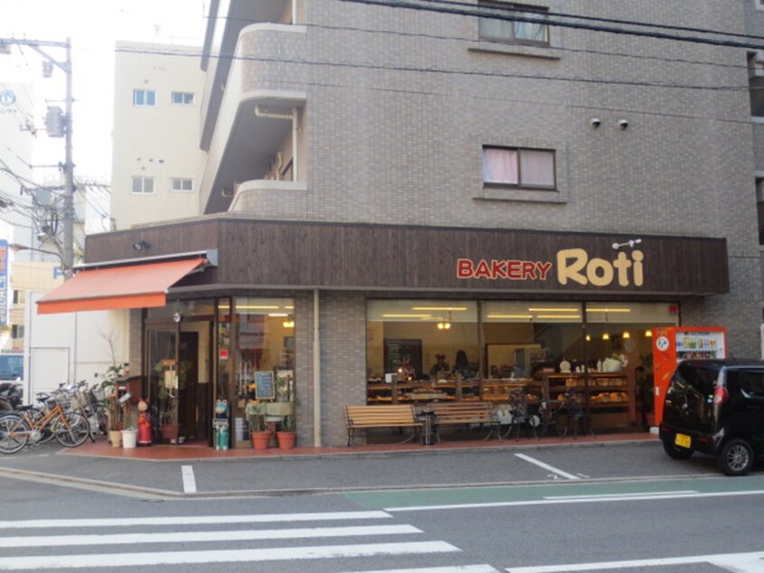 BAKERY Roti(カフェ)まで400m ３３３ビル