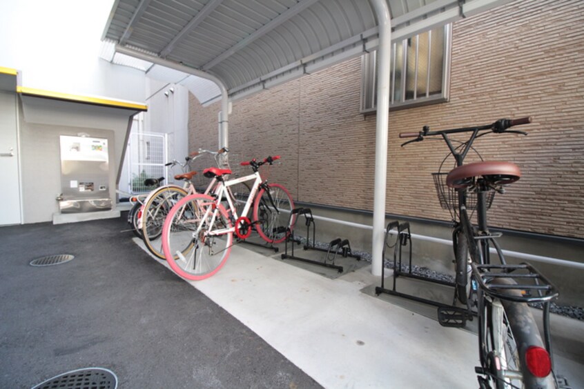 駐輪場 Granma　fukuyoshi