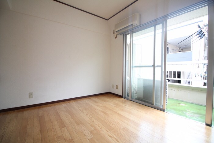 居室 山本マンション