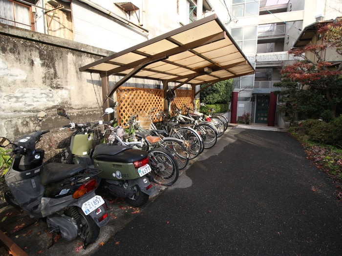 駐輪場 クリスタルコート