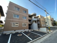 Ｔ－ＬＩＶＩＮＧ牛田