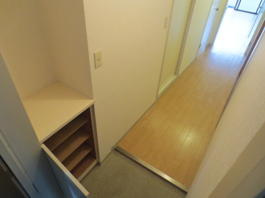 玄関 ヴェルマーレ大芝