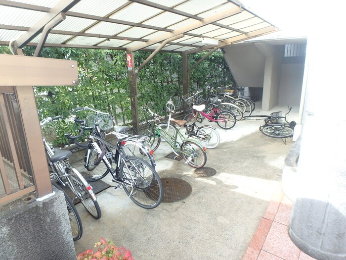 駐輪場 ヴェルマーレ中広