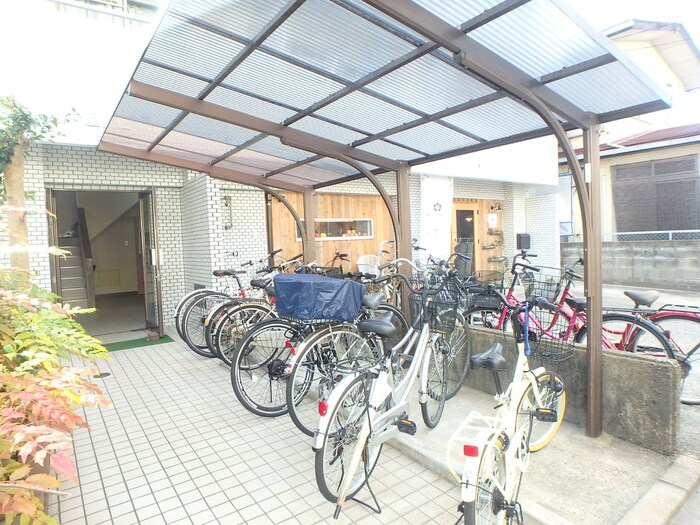 駐輪場 粟屋ビル