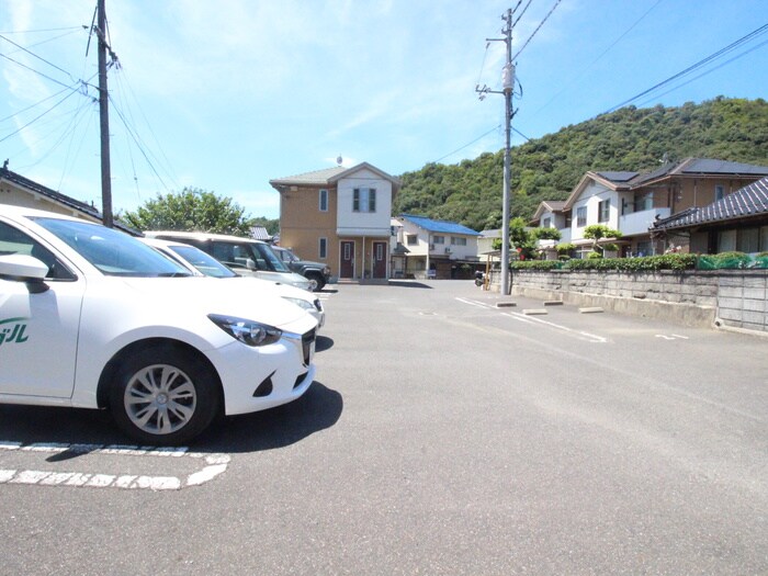 駐車場 ハピネス参番館