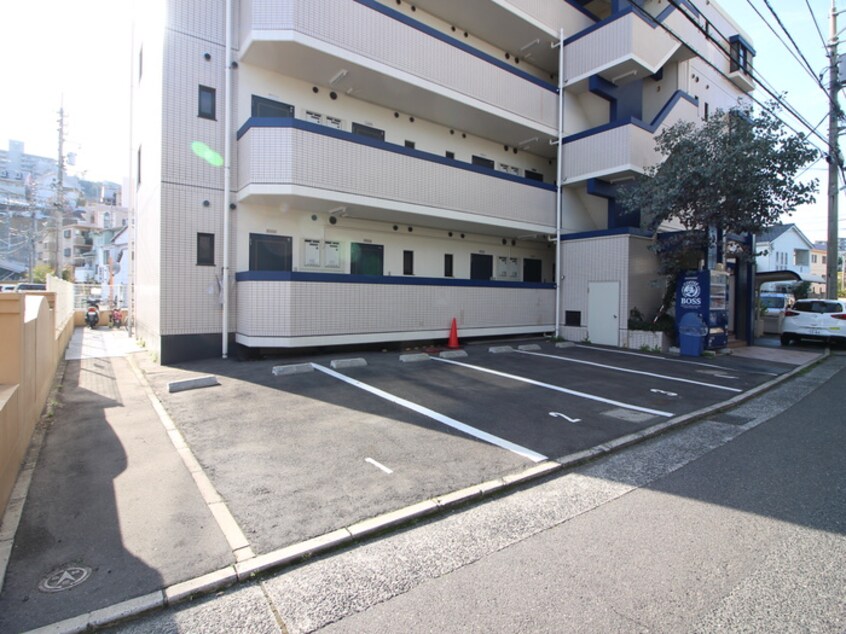 駐車場 リバーパレス牛田新町