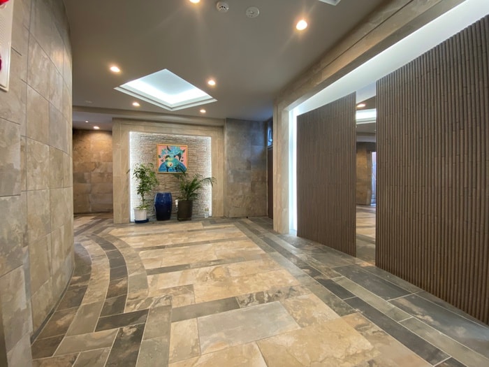 エントランス部分 Lutella段原