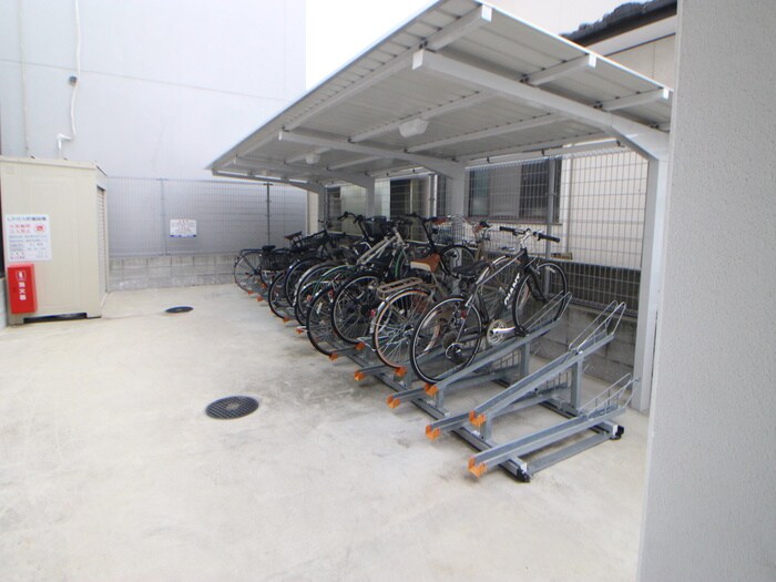 駐輪場 Pino 楽々園