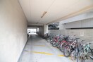 駐輪場 パティシェール ヨシカワ
